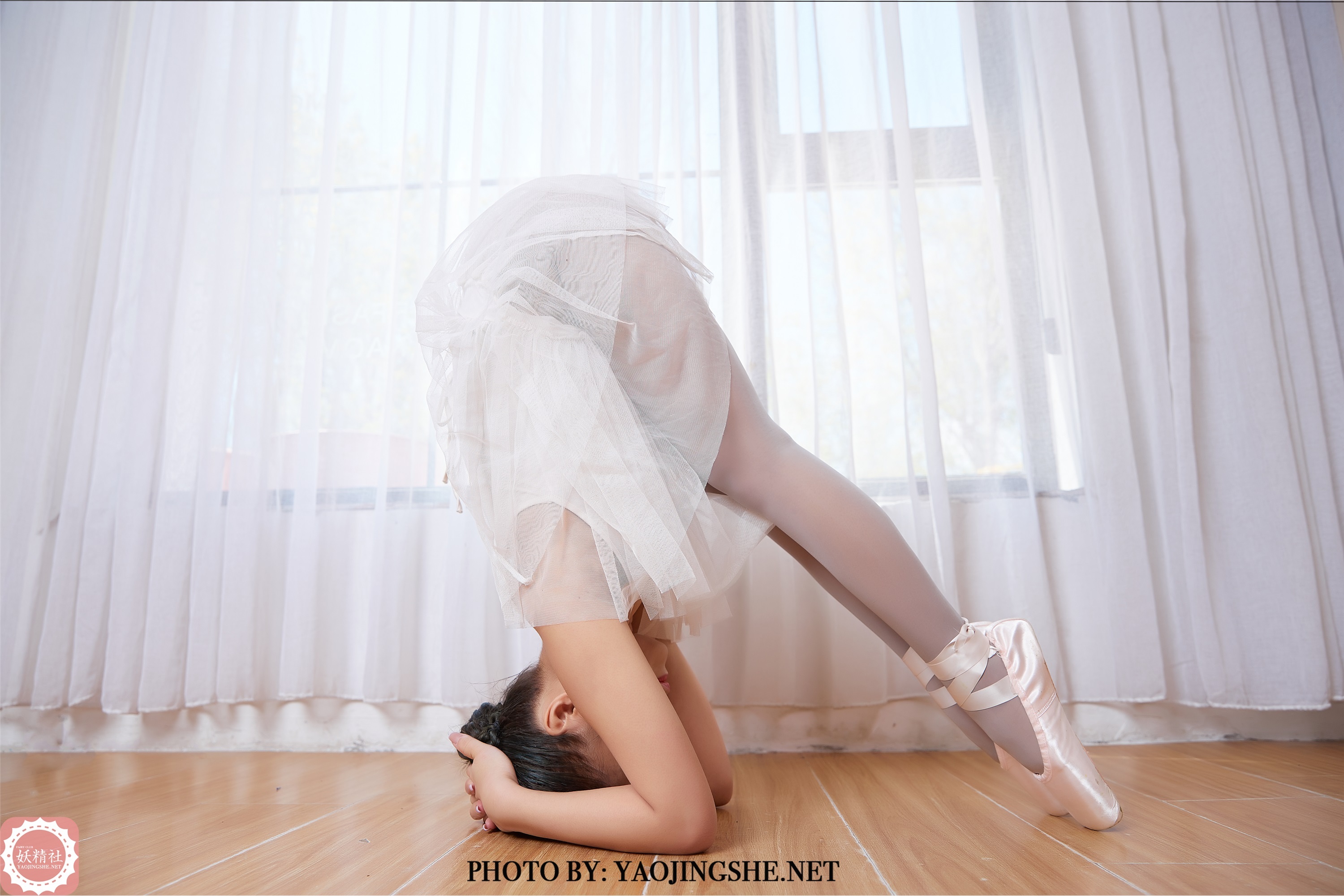 YaoJingShe 妖精社  T2020《柒子-白纱裙劈叉》